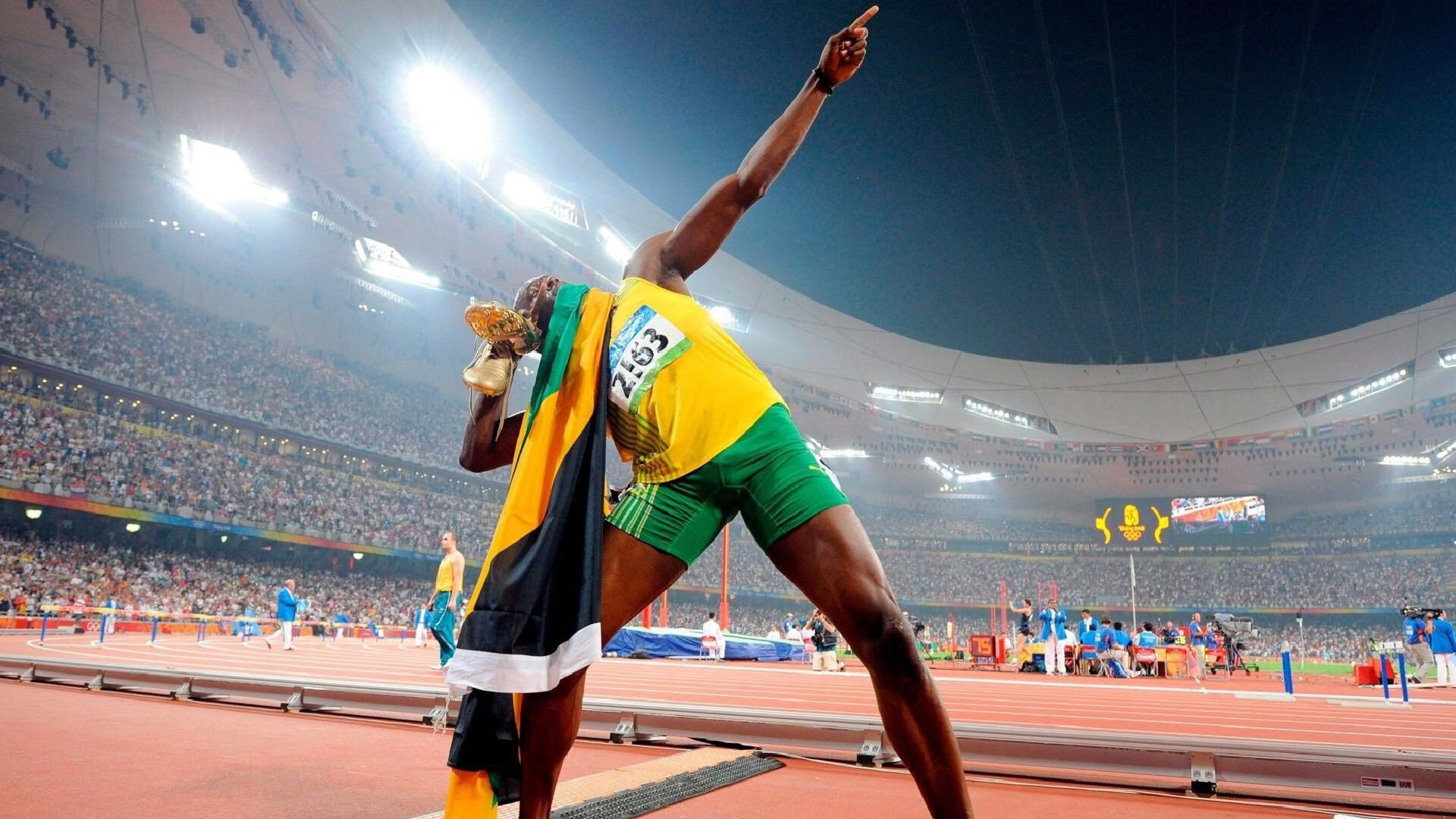 华体会app登入-拉恩:凭借速度和爆发力,他在全黑队反击战术中总能制造奇迹,拉恩vs费雷拉